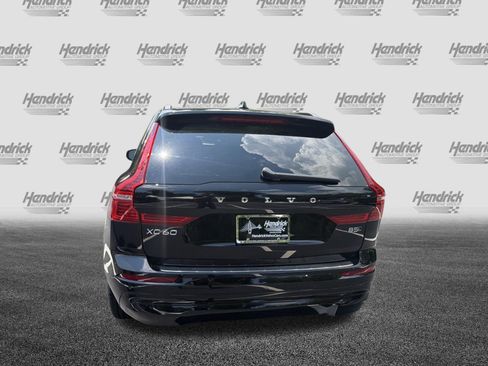 Certified 2023 Volvo XC60 B5 Core w/ Climate Package AWD/4WD image 9