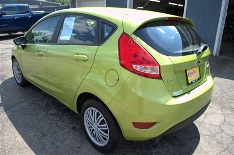 Used 2013 Ford Fiesta SE FWD image 8