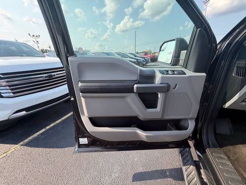 Used 2015 Ford F150 XLT w/ Equipment Group 302A Luxury RWD image 11