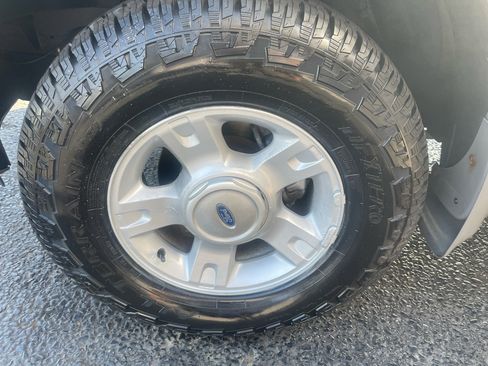 Used 2002 Ford Explorer Sport Trac 4x4 image 13