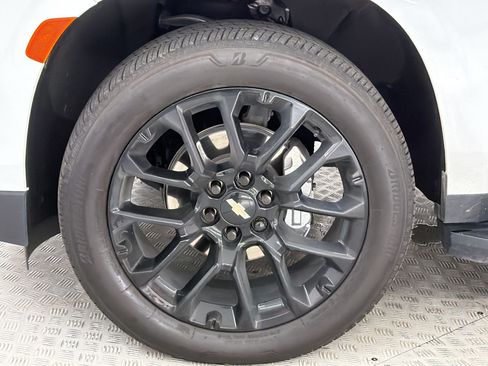Used 2024 Chevrolet Tahoe High Country RWD image 11