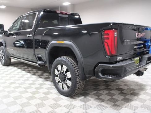 Used 2024 GMC Sierra 2500 Denali w/ Denali Reserve Package image 9