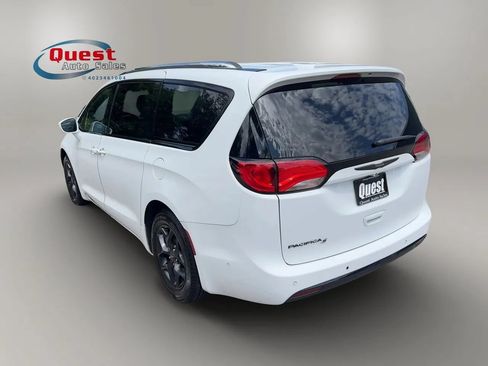 Used 2019 Chrysler Pacifica Touring Plus w/ Advanced Safetytec Group FWD image 5