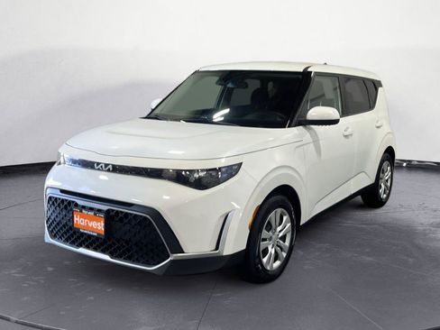 Used 2023 Kia Soul LX FWD image 1
