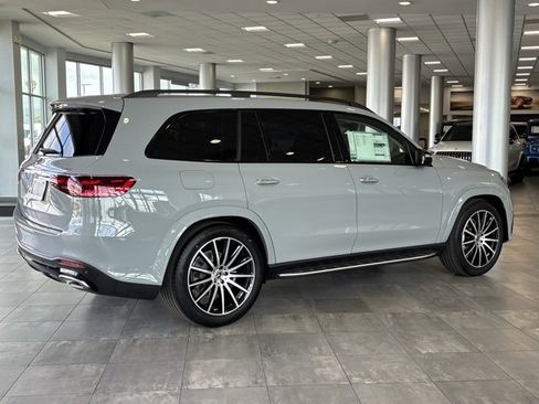 New 2025 Mercedes-Benz GLS 580 4MATIC image 3