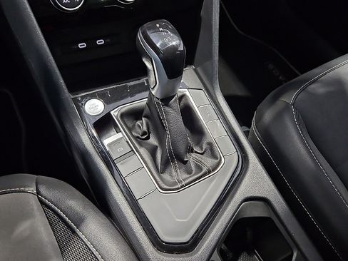 Used 2023 Volkswagen Taos SE w/ Panoramic Sunroof Package image 13