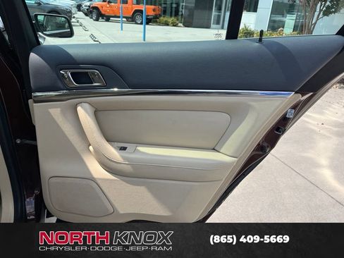 Used 2009 Lincoln MKS FWD image 16
