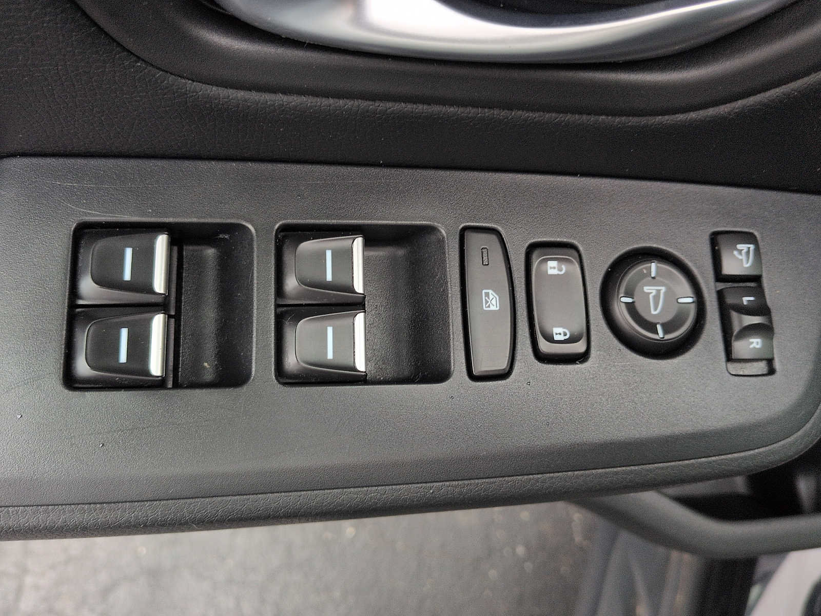 Used 2024 Honda Pilot Elite image 16