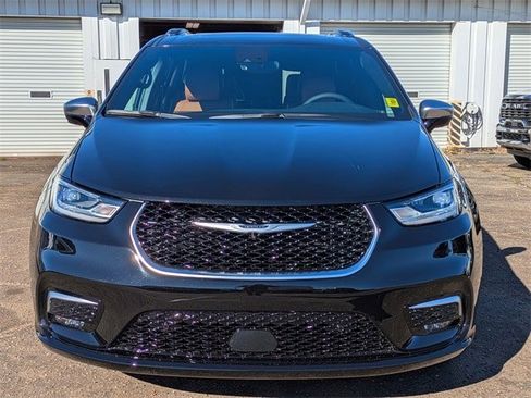 New 2026 Chrysler Pacifica Pinnacle image 9