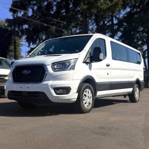 Used 2023 Ford Transit 350 XLT RWD image 4