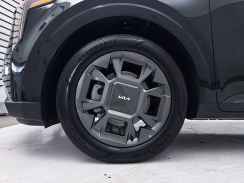 Certified 2025 Kia Carnival EX FWD image 15