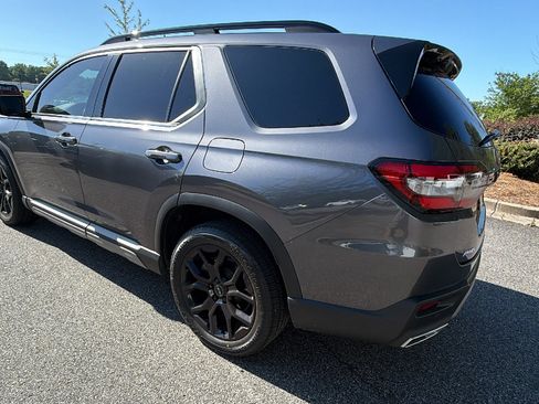 Used 2025 Honda Pilot Elite image 10