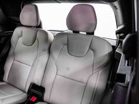 Used 2021 Volvo XC90 T6 R-Design w/ Advanced Package image 41