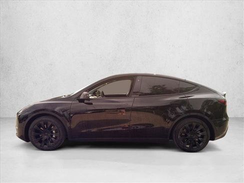 Used 2022 Tesla Model Y Long Range AWD/4WD image 8