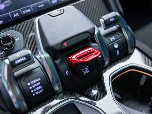 Used 2024 Lamborghini Urus Performante image 89