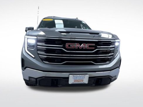 Used 2023 GMC Sierra 1500 SLT w/ SLT Premium Package AWD/4WD image 3