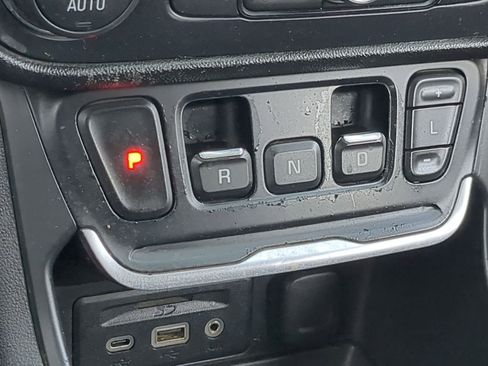 Used 2019 GMC Terrain SLT image 32