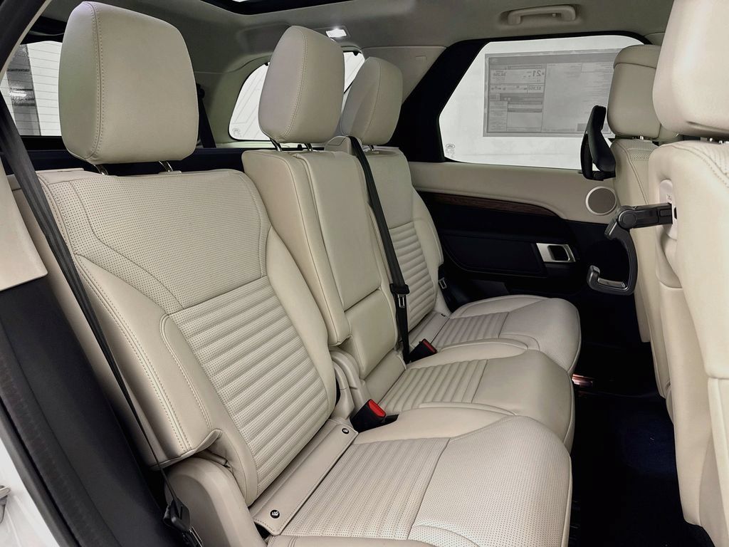 New 2026 Land Rover Discovery Dynamic SE AWD/4WD image 29