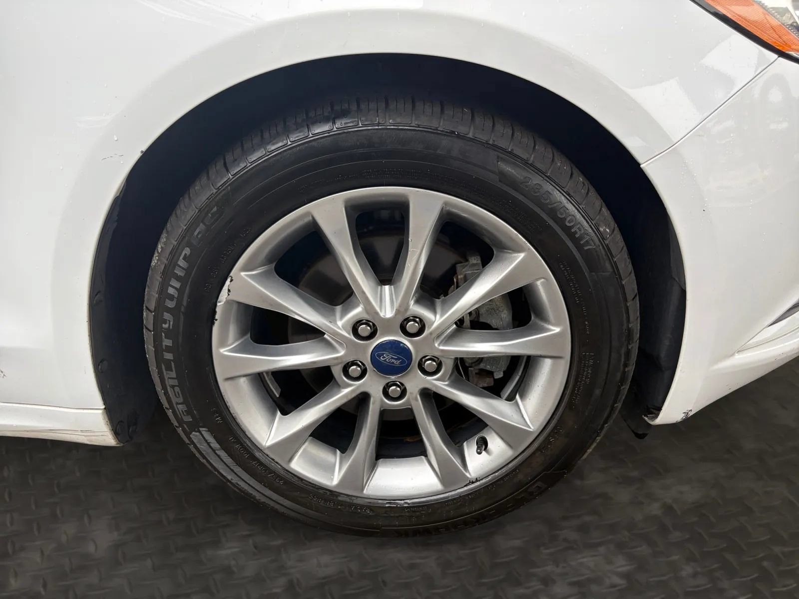 Used 2017 Ford Fusion SE w/ Fusion SE Technology Package FWD image 35