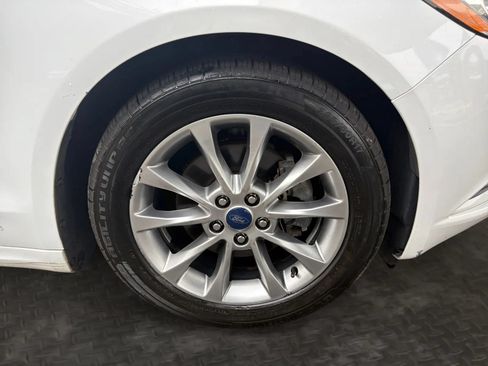 Used 2017 Ford Fusion SE w/ Fusion SE Technology Package FWD image 31