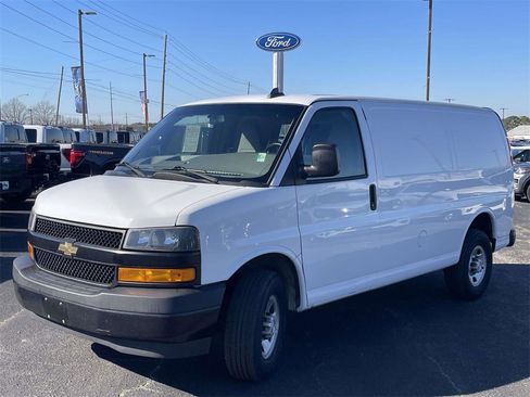 Used 2021 Chevrolet Express 2500 w/ Communications Package image 7