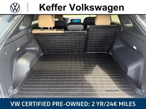 Certified 2024 Volkswagen Atlas Cross Sport SE FWD image 40