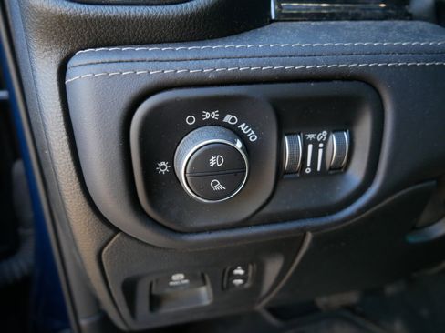 Certified 2022 RAM 1500 Limited image 21