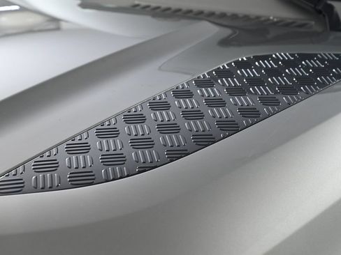 Used 2023 Land Rover Defender 110 S AWD/4WD image 13