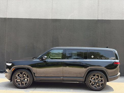 Used 2026 Rivian R1S Adventure AWD/4WD image 4