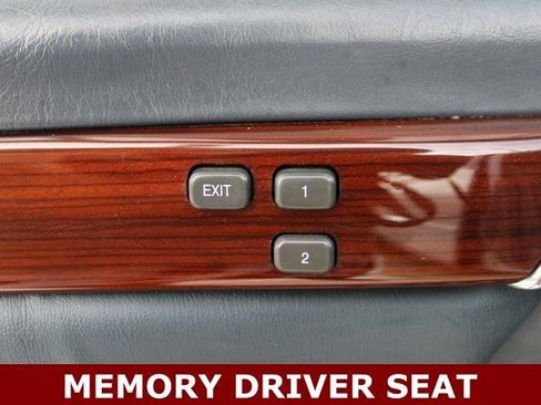 Used 2005 Cadillac De Ville w/ Limited Edition Package image 15