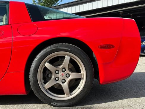Used 2000 Chevrolet Corvette Coupe w/ Memory Pkg RWD image 27