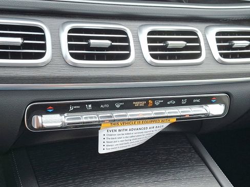 Used 2026 Mercedes-Benz GLS 450 4MATIC image 11