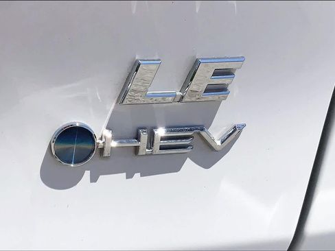 Used 2025 Toyota RAV4 LE AWD/4WD image 10