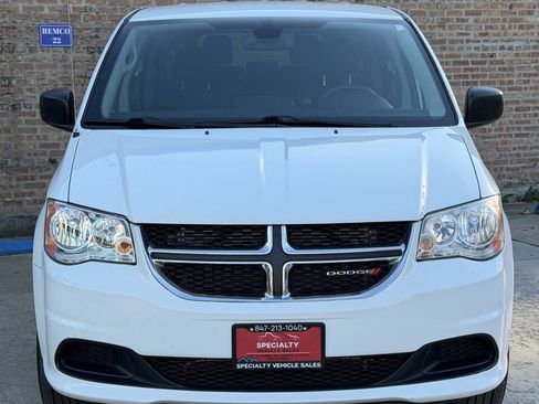 Used 2019 Dodge Grand Caravan SE image 12