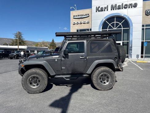 Used 2017 Jeep Wrangler Sport w/ Quick Order Package 24S AWD/4WD image 8