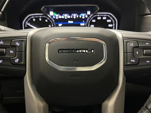 Used 2021 GMC Yukon Denali AWD/4WD image 16