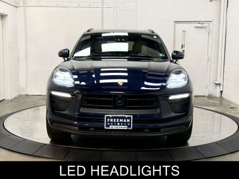 Used 2023 Porsche Macan Turbo AWD/4WD image 3