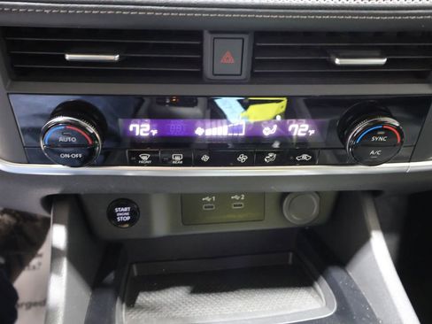 Used 2024 Nissan Rogue SV FWD image 28