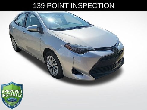 Used 2017 Toyota Corolla LE FWD image 1