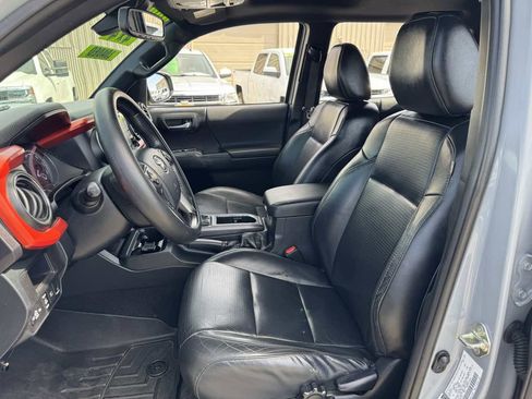 Used 2019 Toyota Tacoma TRD Sport w/ TRD Premium Sport Package image 21