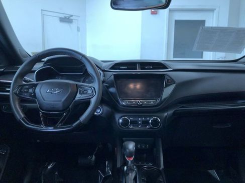 Used 2023 Chevrolet TrailBlazer RS w/ Sun and Liftgate Package image 10