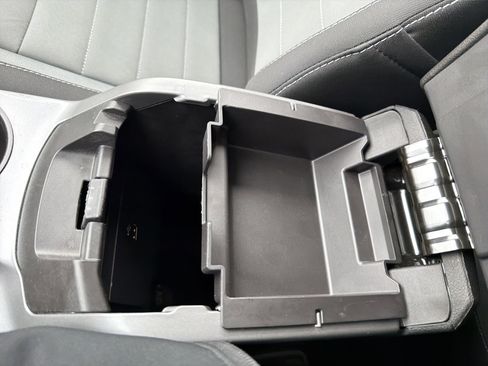 Used 2016 Ford Escape SE image 30