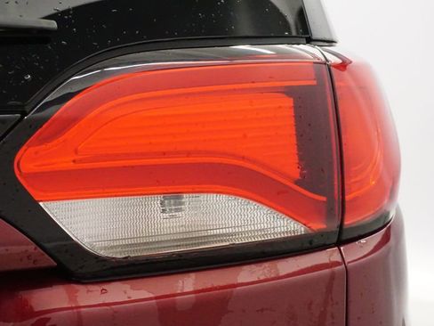 Certified 2020 Chrysler Pacifica Touring-L w/ Advanced Safetytec Group image 14