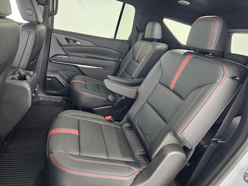 Used 2026 Chevrolet Traverse RS w/ LPO, Floor Liner Package FWD image 17