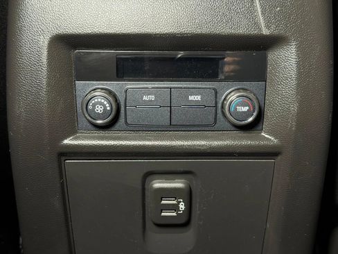 Used 2020 Chevrolet Traverse LT w/ LPO, Cargo Package FWD image 23