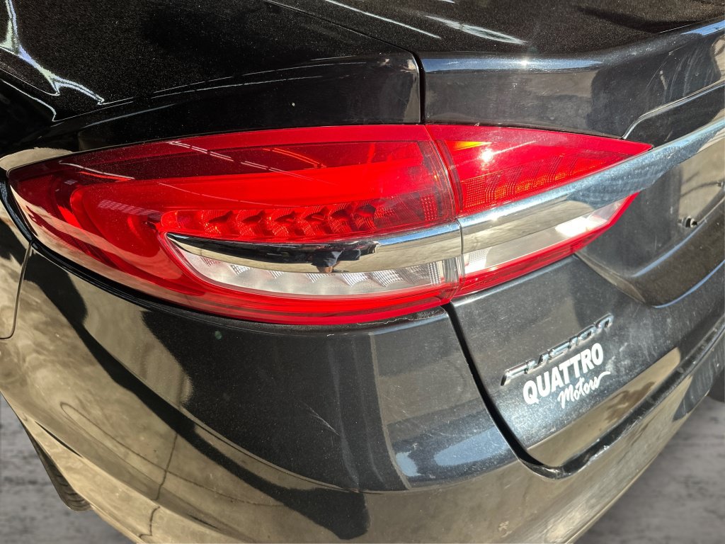 Used 2017 Ford Fusion SE AWD/4WD image 21
