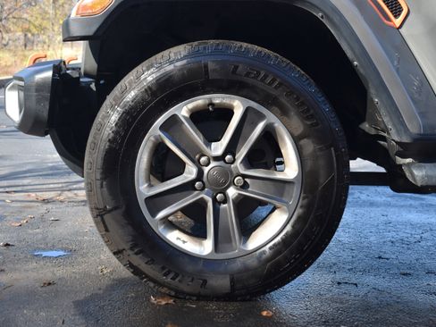 Used 2019 Jeep Wrangler Unlimited Sahara w/ Cold Weather Group image 36