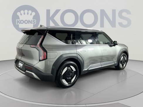 Used 2024 Kia EV9 Wind AWD/4WD image 7