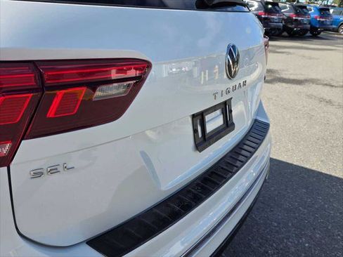 Used 2023 Volkswagen Tiguan SEL R-Line AWD/4WD image 14