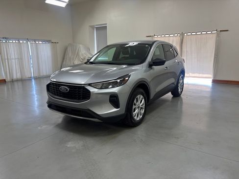 Used 2024 Ford Escape Active AWD/4WD image 4